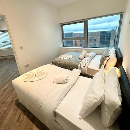 Alarabi Apartments-Two Bedrooms Apartment Croydon Extérieur photo