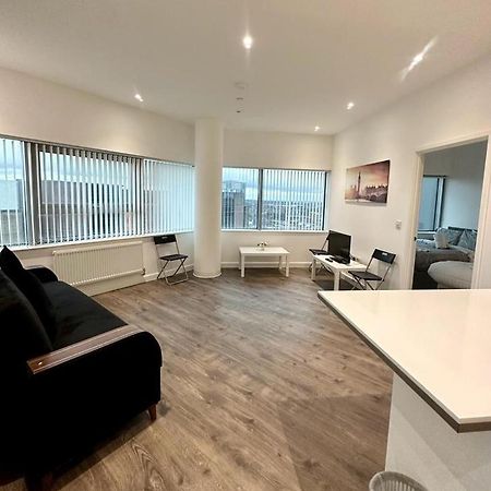 Alarabi Apartments-Two Bedrooms Apartment Croydon Extérieur photo