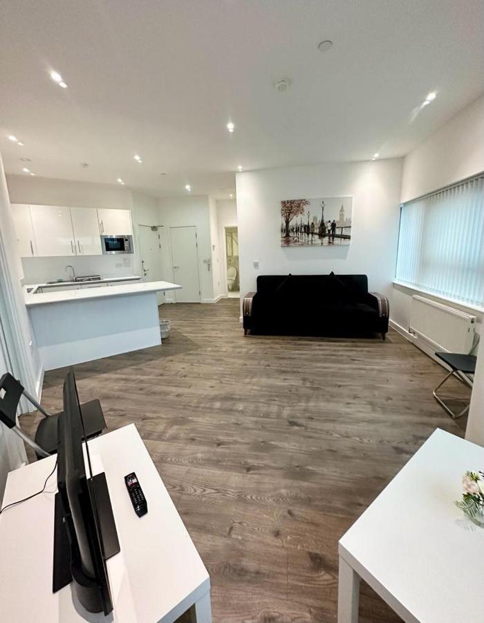 Alarabi Apartments-Two Bedrooms Apartment Croydon Extérieur photo
